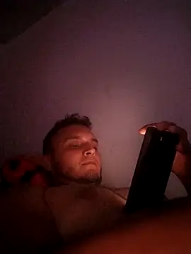 Snapshot of Hotguys111 chatting on 10/09/25, 04:21 Hotguys111 online show from 10/09/25, 04:21