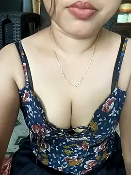 babyangela14 online show from 09/18/25, 05:20