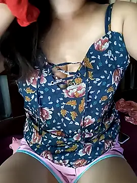 babyangela14 online show from 10/31/25, 04:02