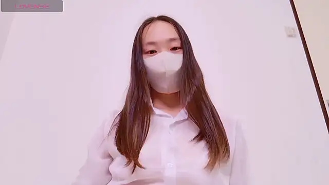 mitsuri chan love online show from 09/12/25, 05:13