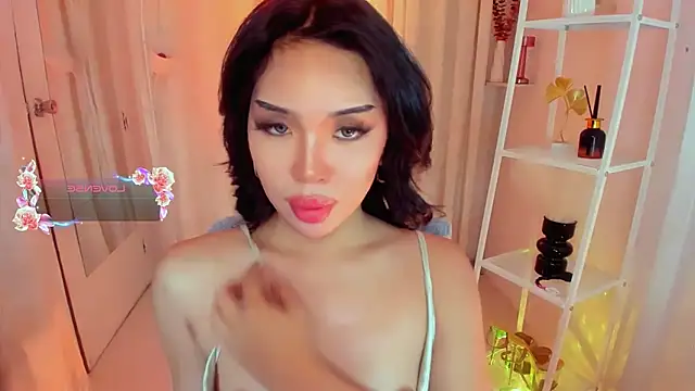 MS LUNA online show from 12/21/25, 12:29