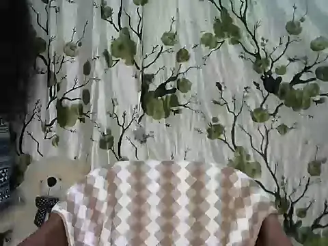 Snapshot of Baby_doll9090 chatting on 10/17/25, 04:20 Baby doll9090 online show from 10/17/25, 04:20