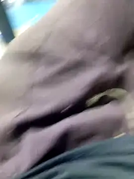 Snapshot of safadinhoo007 chatting on 10/29/25, 02:36 safadinhoo007 online show from 10/29/25, 02:36