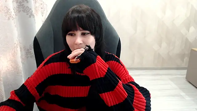 MistyDark online show from 10/09/25, 10:24