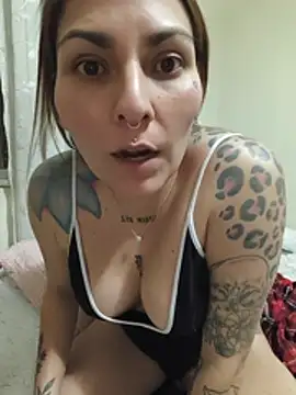 Snapshot of xjuanaxmaldadxxx chatting on 06/27/26, 05:56 xjuanaxmaldadxxx online show from 06/27/26, 05:56