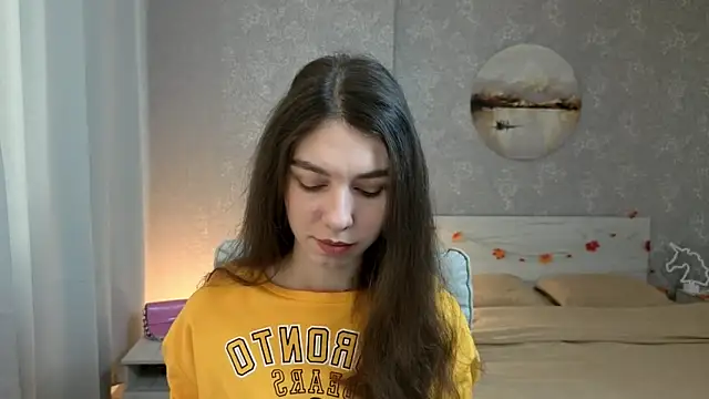 Snapshot of KellyShines chatting on 12/15/25, 07:23 KellyShines online show from 12/15/25, 07:23