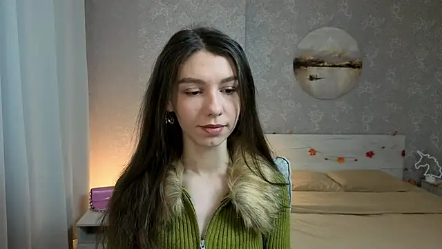 Snapshot of KellyShines chatting on 12/17/25, 02:23 KellyShines online show from 12/17/25, 02:23