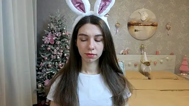 Snapshot of KellyShines chatting on 12/21/25, 03:19 KellyShines online show from 12/21/25, 03:19