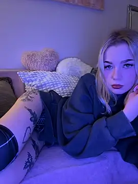 marnemzavar444 online show from 11/10/25, 10:09