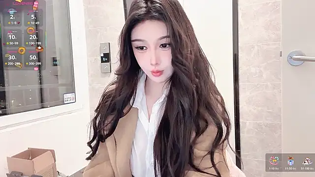 za-02605 online show from 10/28/25, 03:04