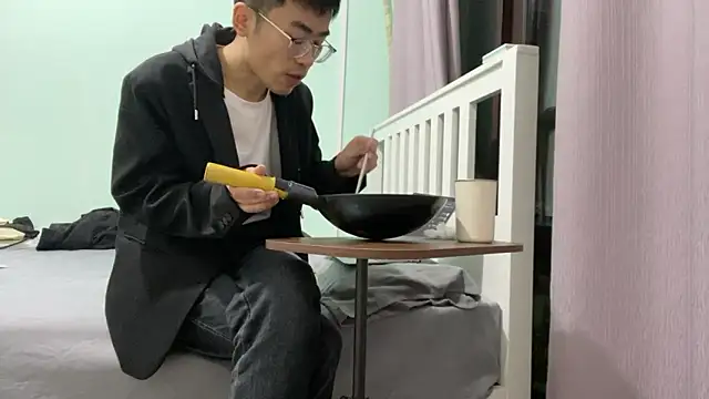 cily online show from 12/22/25, 11:40