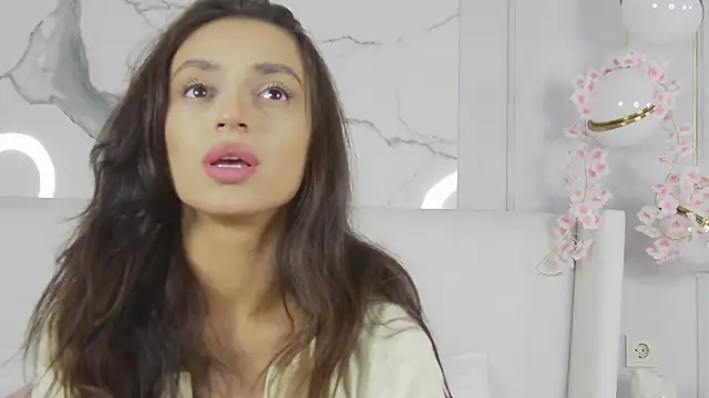 AdoraCortes online show from 09/21/25, 05:09