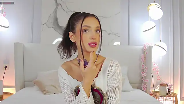 AdoraCortes online show from 11/05/25, 05:07