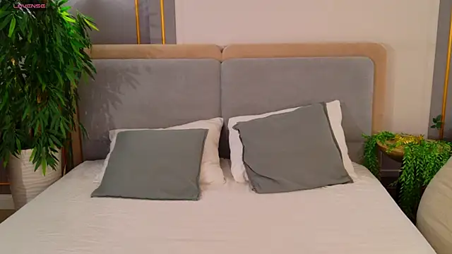 AdoraCortes online show from 04/06/26, 05:08