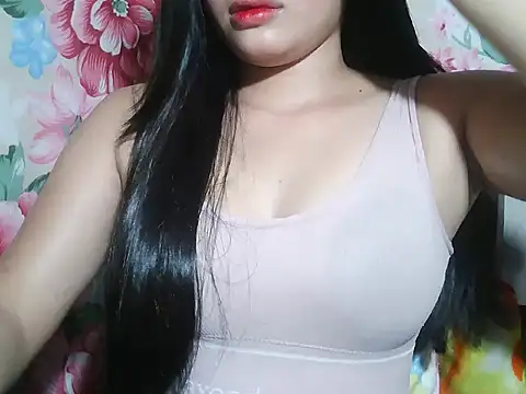 Snapshot of Katie_Winslet chatting on 11/07/25, 11:49 Katie Winslet online show from 11/07/25, 11:49