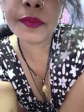 Snapshot of Sonalihot_ chatting on 04/26/26, 07:06 Sonalihot online show from 04/26/26, 07:06