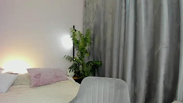 Snapshot of Marie_Ellie chatting on 05/29/26, 01:36 Marie Ellie online show from 05/29/26, 01:36