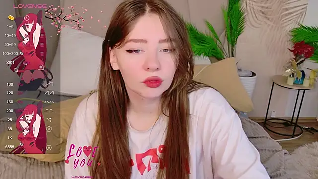 Snapshot of Moon__Bunny chatting on 04/09/26, 04:23 Moon Bunny online show from 04/09/26, 04:23