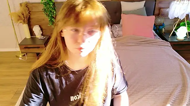 Moon  Bunny online show from 05/29/26, 03:21