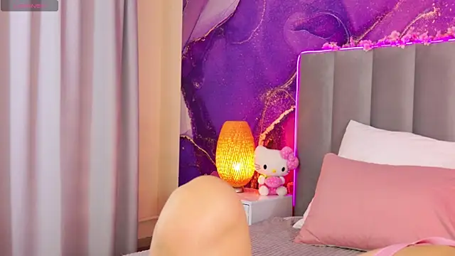 ViolaParkerss online show from 09/16/25, 10:16