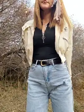 YOOUR EVAA online show from 10/26/25, 09:26