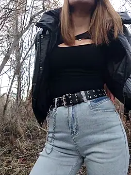 YOOUR EVAA online show from 11/15/25, 10:56