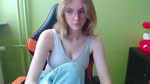 juicyPenny online show from 04/15/26, 06:31