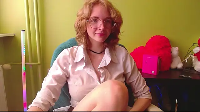 Snapshot of juicyPenny chatting on 06/26/26, 06:18 juicyPenny online show from 06/26/26, 06:18