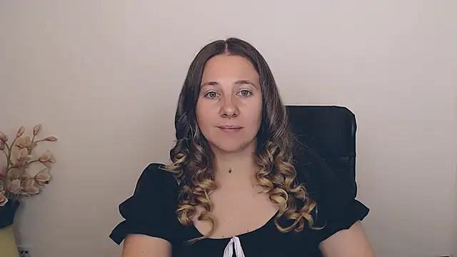 Snapshot of Darklure_ chatting on 09/19/25, 08:20 Darklure  online show from 09/19/25, 08:20