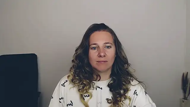 Snapshot of Darklure_ chatting on 09/25/25, 04:16 Darklure  online show from 09/25/25, 04:16