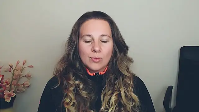 Snapshot of Darklure_ chatting on 10/02/25, 09:11 Darklure  online show from 10/02/25, 09:11