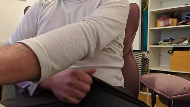 Snapshot of Jonpol74_ chatting on 02/25/26, 12:15 Jonpol74 online show from 02/25/26, 12:15