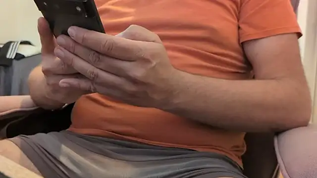 Snapshot of Jonpol74_ chatting on 04/27/26, 11:19 Jonpol74 online show from 04/27/26, 11:19