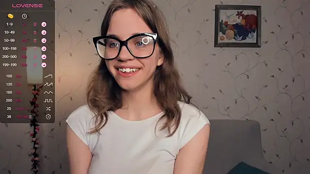 Snapshot of JoanBaggott chatting on 10/21/25, 08:53 JoanBaggott online show from 10/21/25, 08:53