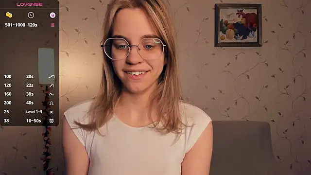 Snapshot of JoanBaggott chatting on 11/21/25, 08:29 JoanBaggott online show from 11/21/25, 08:29