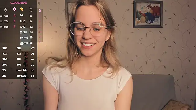 Snapshot of JoanBaggott chatting on 12/19/25, 08:38 JoanBaggott online show from 12/19/25, 08:38