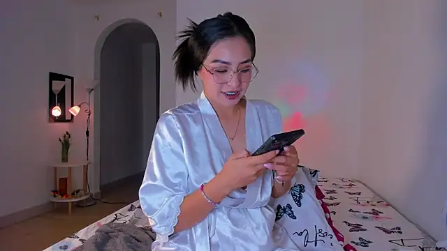 Snapshot of latingabby chatting on 09/15/25, 08:42 latingabby online show from 09/15/25, 08:42