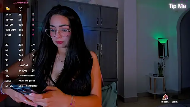 Snapshot of latingabby chatting on 09/29/25, 03:00 latingabby online show from 09/29/25, 03:00