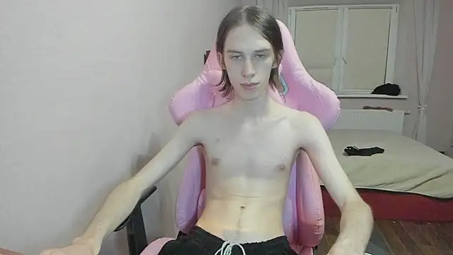 Snapshot of eleganc3 chatting on 11/14/25, 07:01 eleganc3 online show from 11/14/25, 07:01