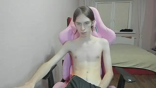 Snapshot of eleganc3 chatting on 11/15/25, 08:49 eleganc3 online show from 11/15/25, 08:49