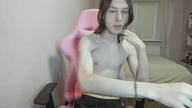 Snapshot of eleganc3 chatting on 11/16/25, 08:14 eleganc3 online show from 11/16/25, 08:14