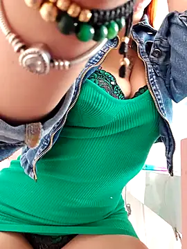 Snapshot of sandy_y chatting on 10/11/25, 03:54 sandy y online show from 10/11/25, 03:54