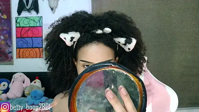 bettyboo2801 online show from 05/03/26, 04:40