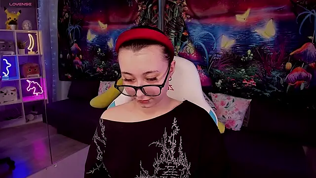 Snapshot of ClaraParks chatting on 03/07/26, 07:11 ClaraParks online show from 03/07/26, 07:11