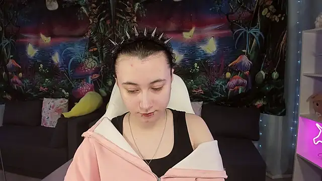 Snapshot of ClaraParks chatting on 04/07/26, 07:58 ClaraParks online show from 04/07/26, 07:58