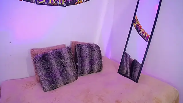 Dulcey  online show from 10/08/25, 03:59