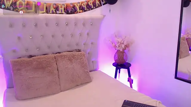 Dulcey  online show from 10/20/25, 04:13