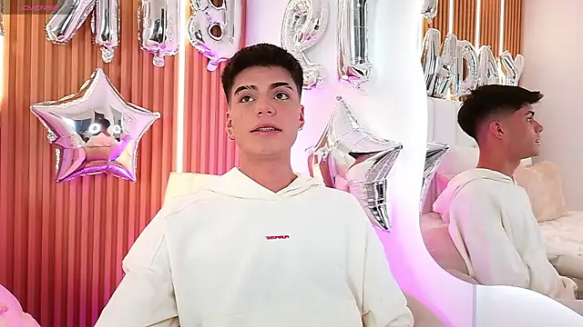 Snapshot of Dulcey_ chatting on 03/23/26, 06:28 Dulcey online show from 03/23/26, 06:28