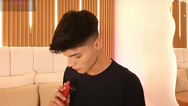 Snapshot of Dulcey_ chatting on 04/12/26, 04:39 Dulcey online show from 04/12/26, 04:39