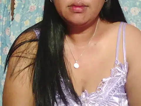 hotolivia34 online show from 11/22/25, 09:03